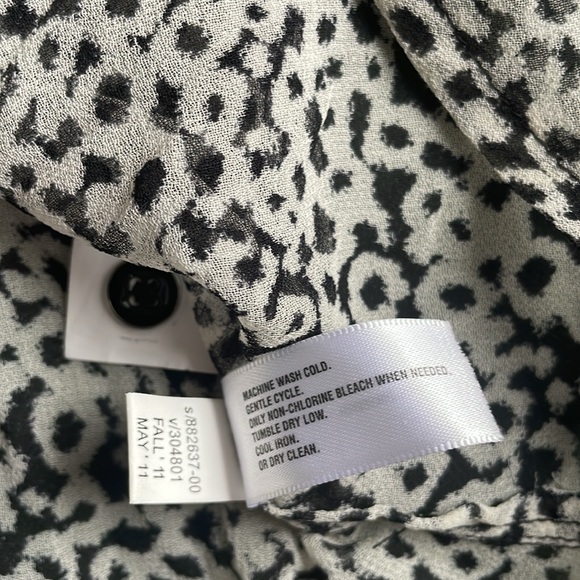 Gap Sheer Blouse - Picture 3 of 7